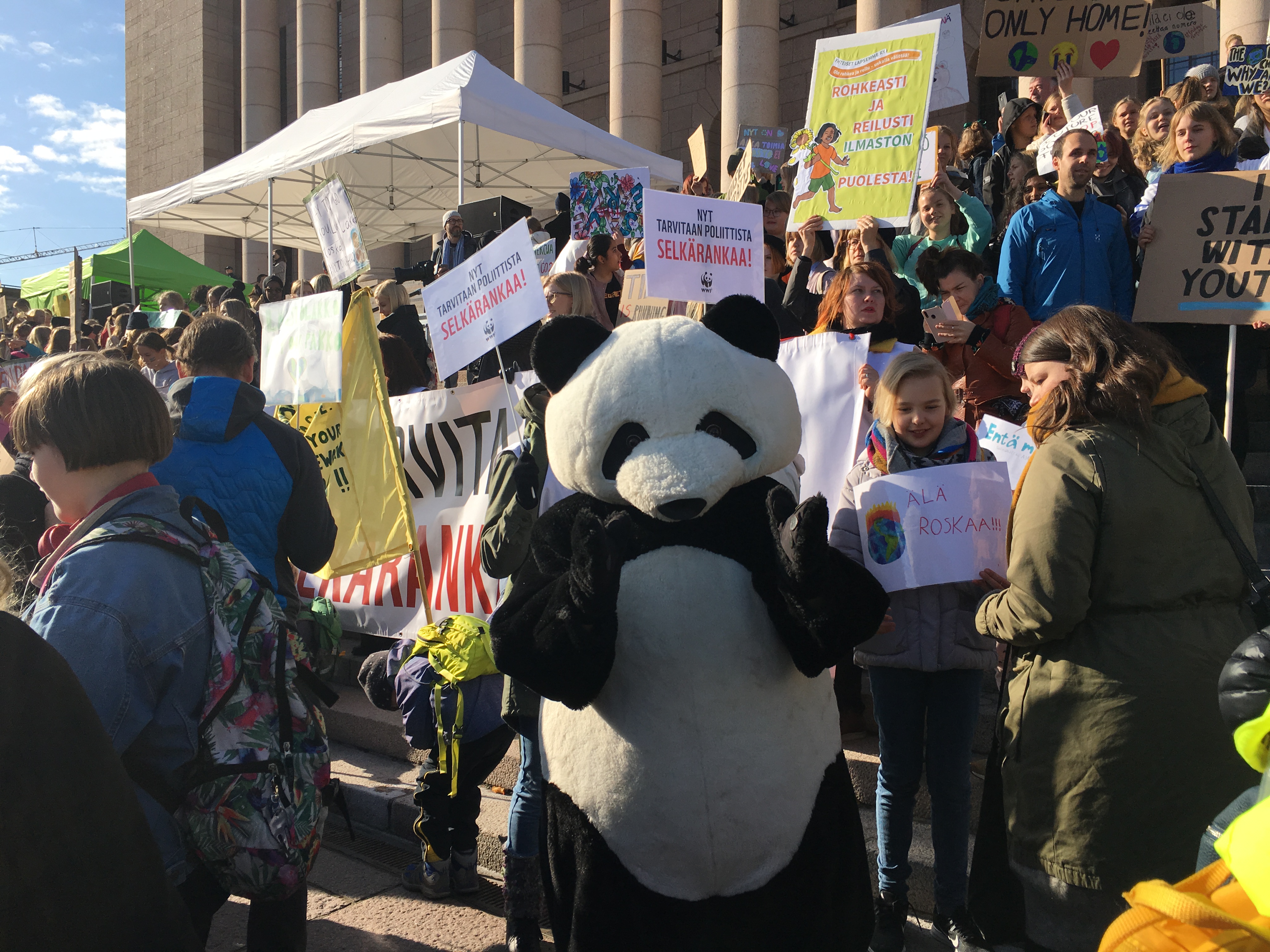 Panda osallistuu koululaisten ilmastolakkoon